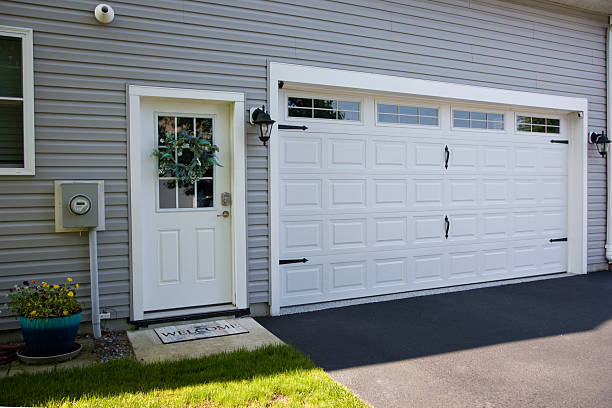 24/7 Emergency Garage Door Panel Replacement experts in Madison County County, IL